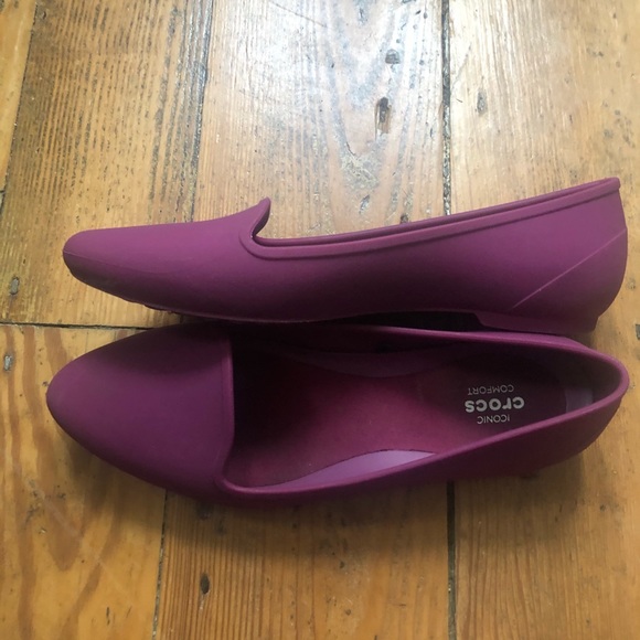 CROCS Shoes - Crocs flats purple size 6